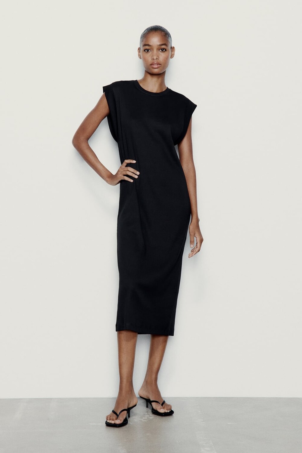 

Платье миди в рубчик ZARA, черный