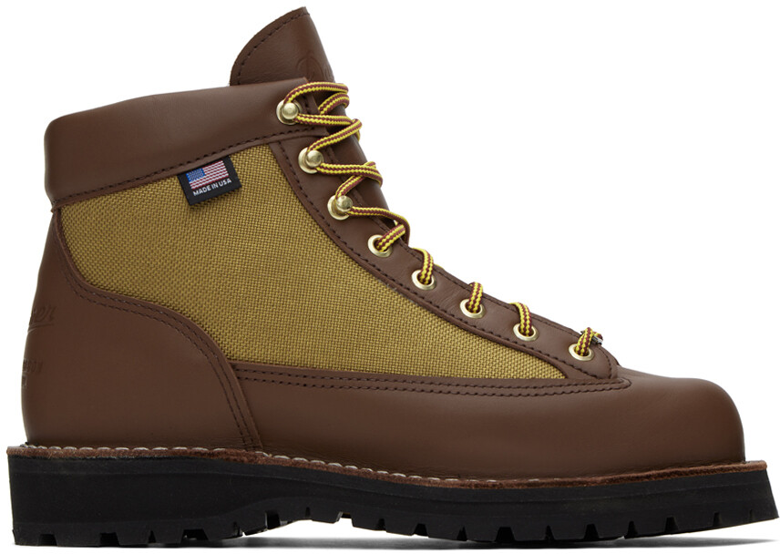 

Светлые ботинки Danner коричневого цвета и цвета хаки