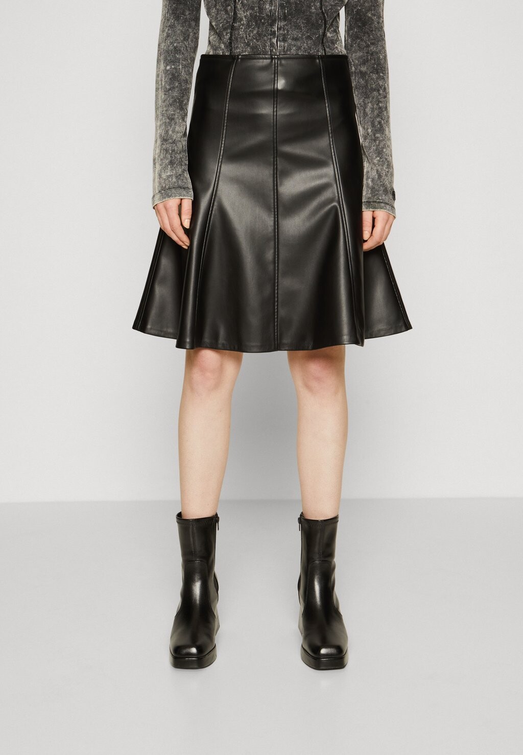 

Юбка плиссе ONLELLINOR SKIRT ONLY, цвет black