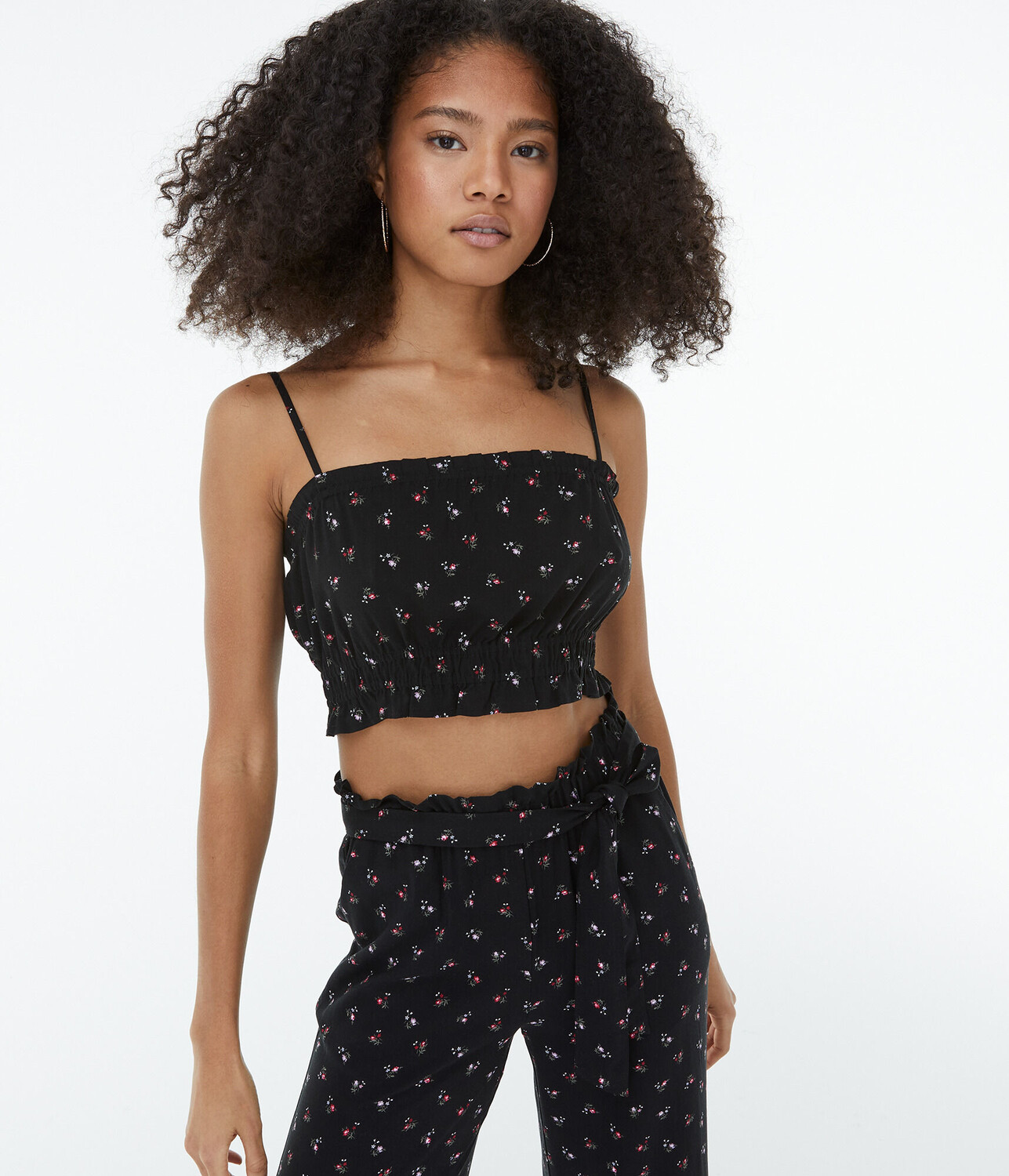 

Укороченная майка Tiny Flower со сборками Aeropostale, черный