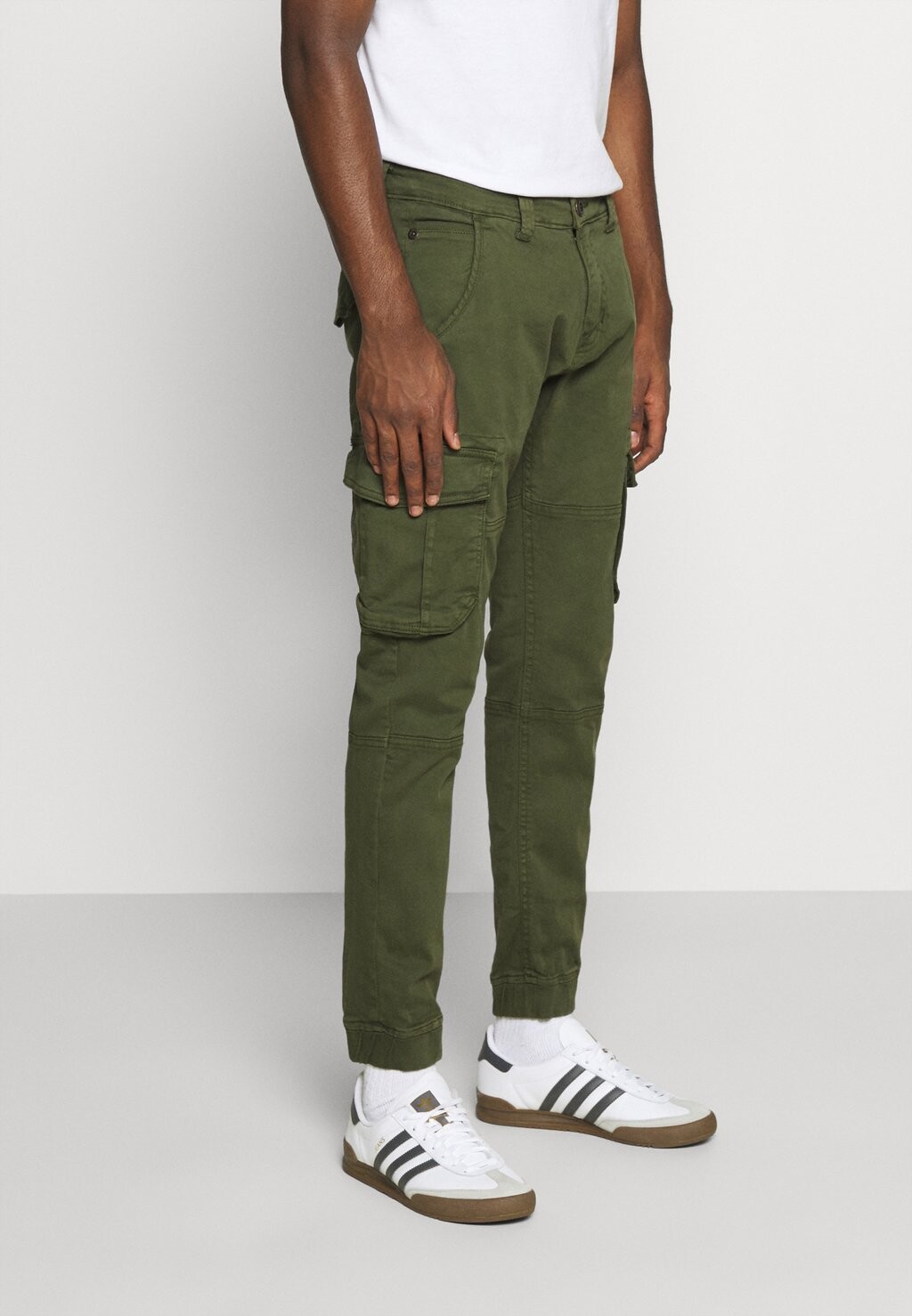 цена Брюки карго Army Pant Alpha Industries, цвет dark olive