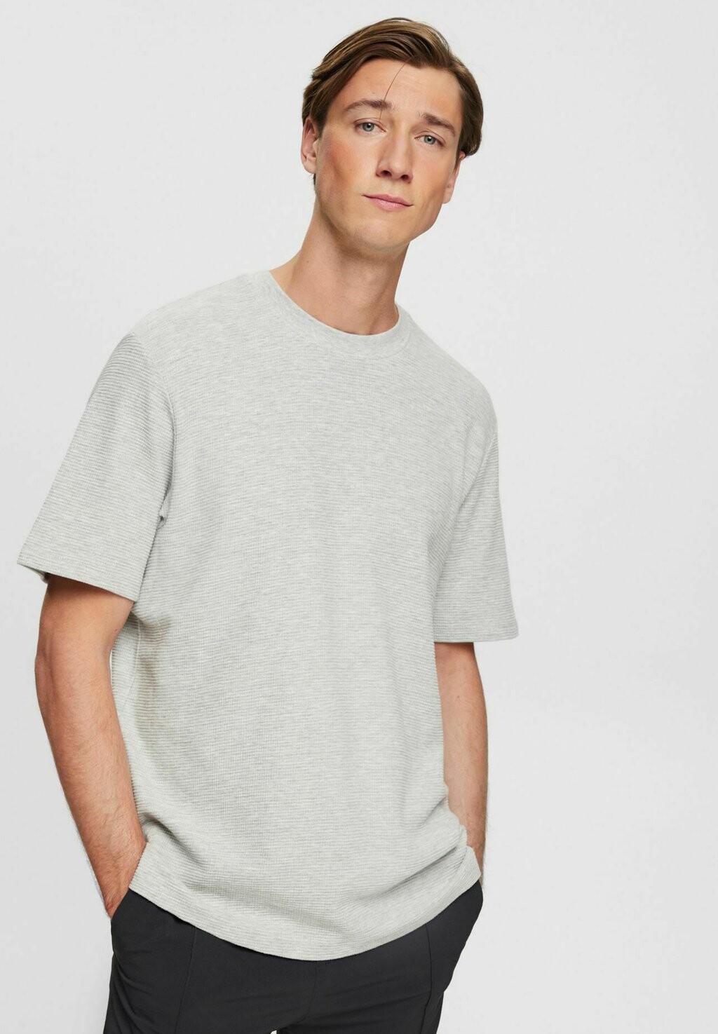 

Футболка базовая AUS STRUKTUR Esprit, цвет light grey new