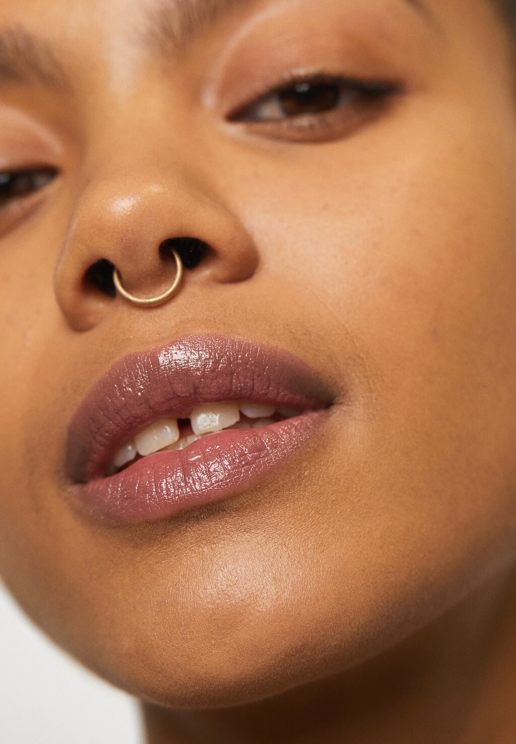 

Блеск для губ Twist Ultra Shiny Gloss Collistar, цвет n. 203 rose wood
