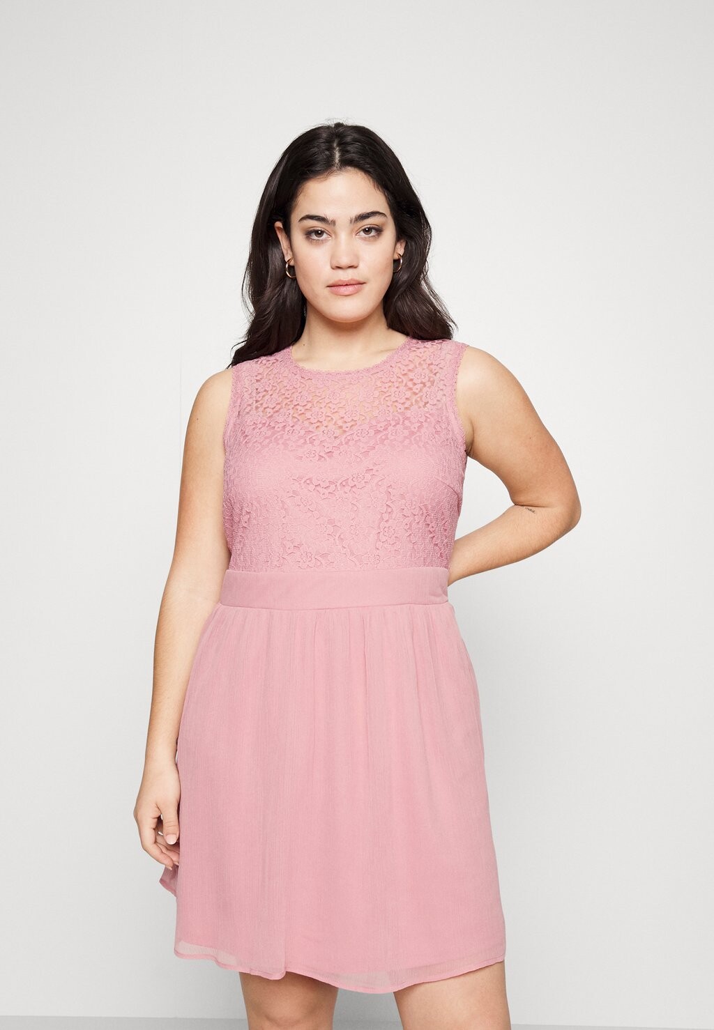 

Элегантное платье Vero Moda