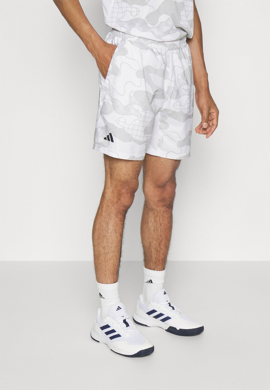 

Спортивные шорты Adidas