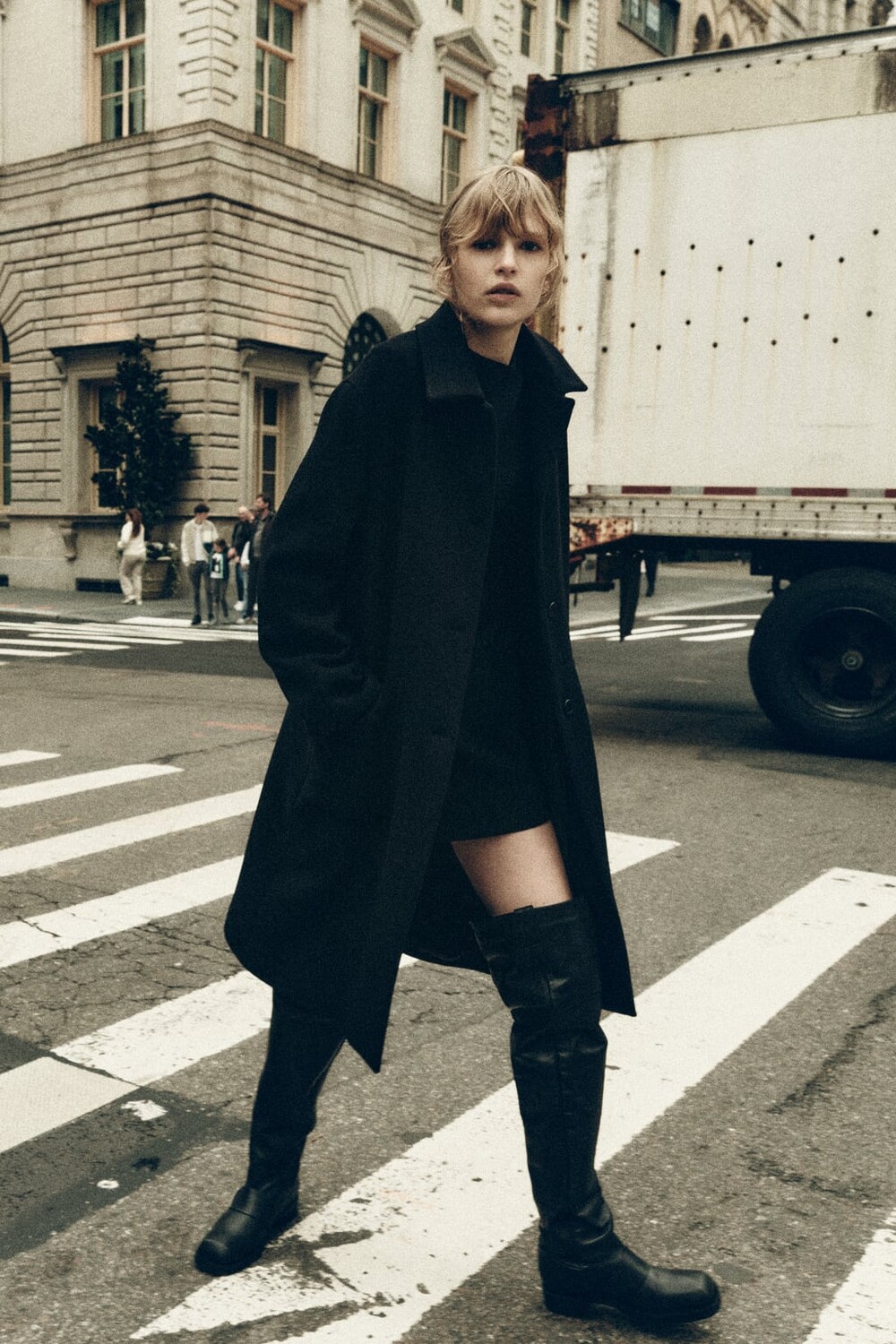 

Пальто прямого кроя из шерсти manteco ZARA, черный