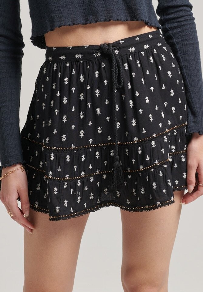 

Юбка Superdry VINTAGE EMBELLISHED, черный геометрия