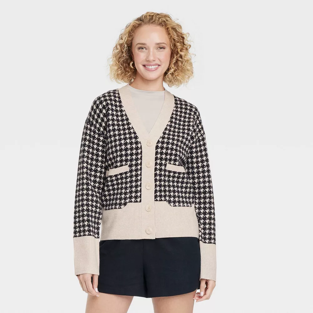 

Женский уютный вязаный повседневный кардиган - A New Day, цвет Taupe/Black Houndstooth
