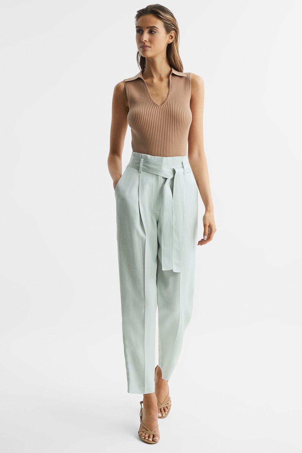 

Зауженные брюки Mylie с завышенной талией Reiss