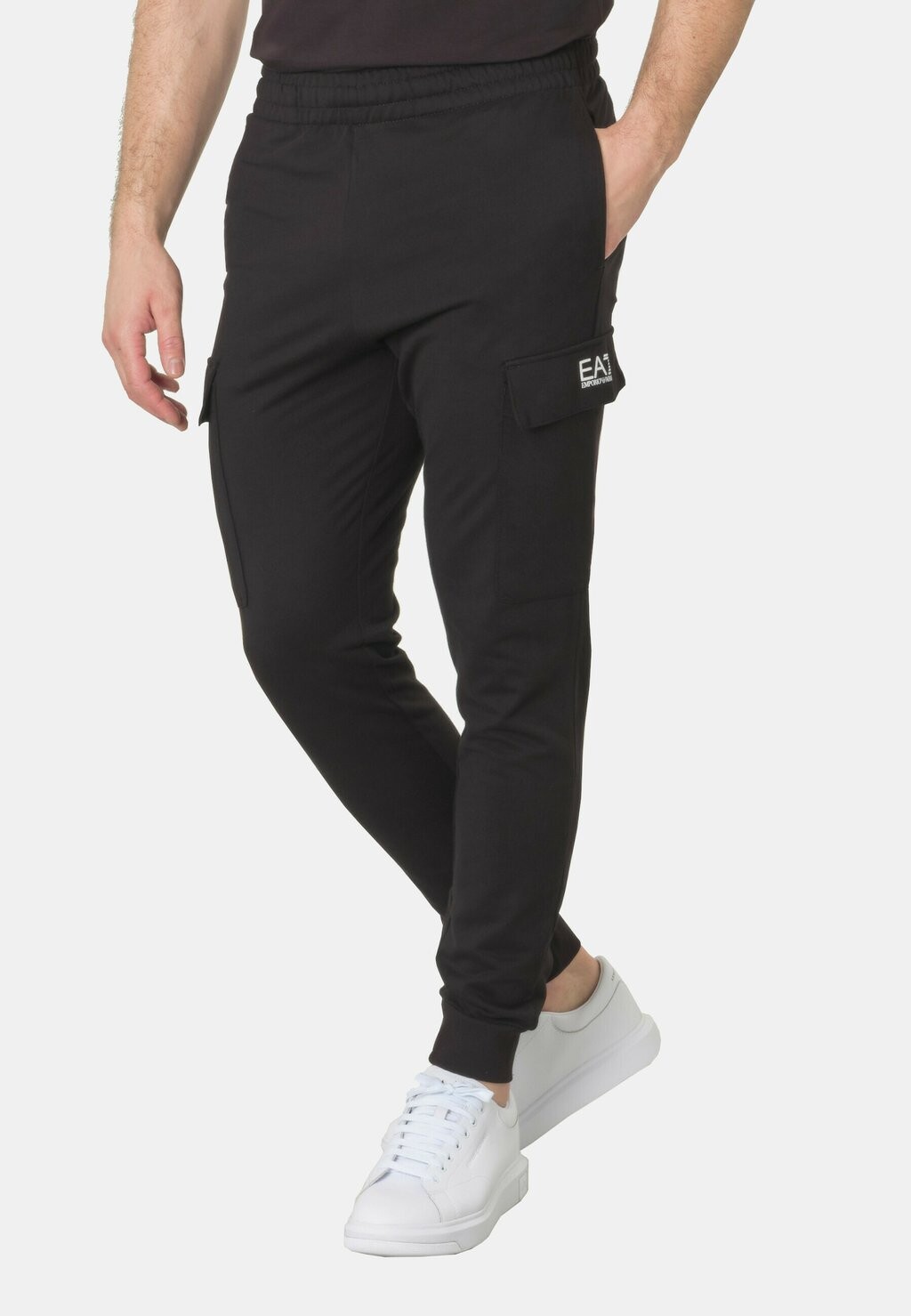

Спортивные брюки EA7 Emporio Armani, черные