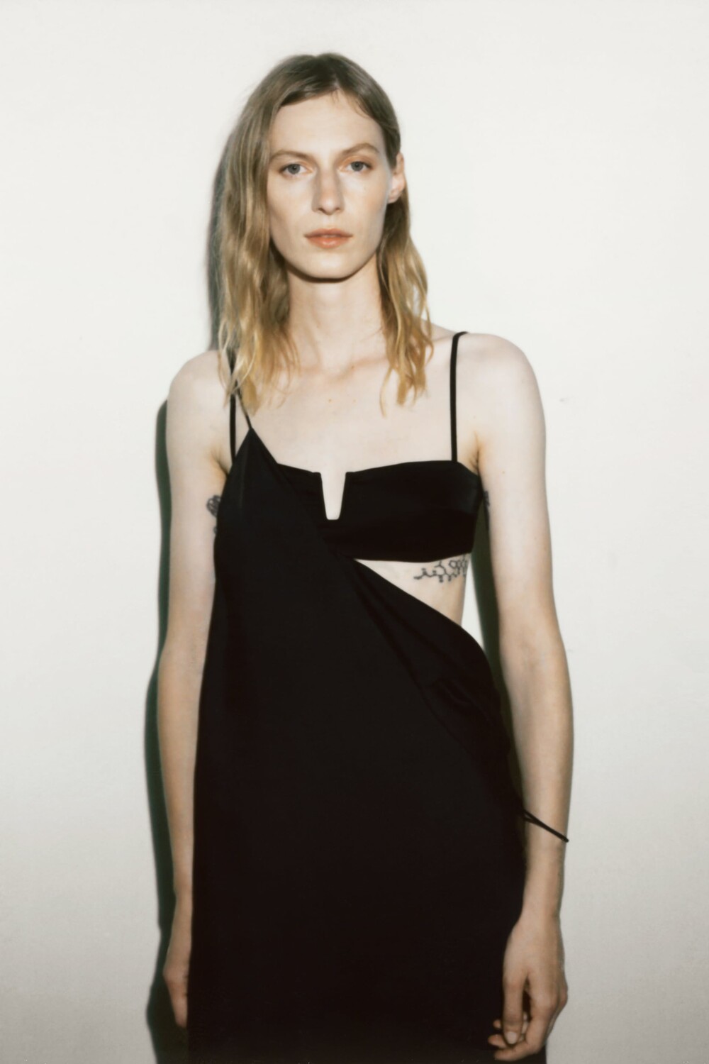 

Атласный бюстгальтер Zara, черный