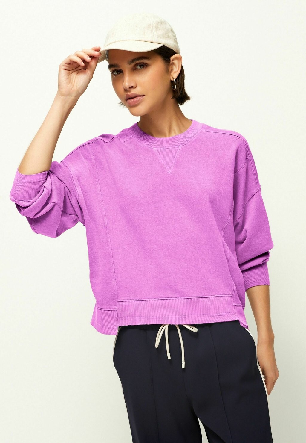 

Толстовка RAW HEM DETAIL WASHED CREW NECK Next, цвет fluroscent purple