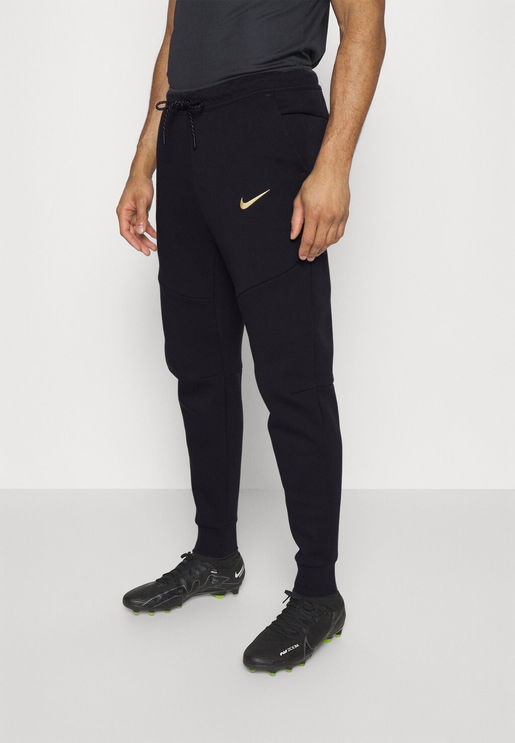 

Спортивные брюки Nike