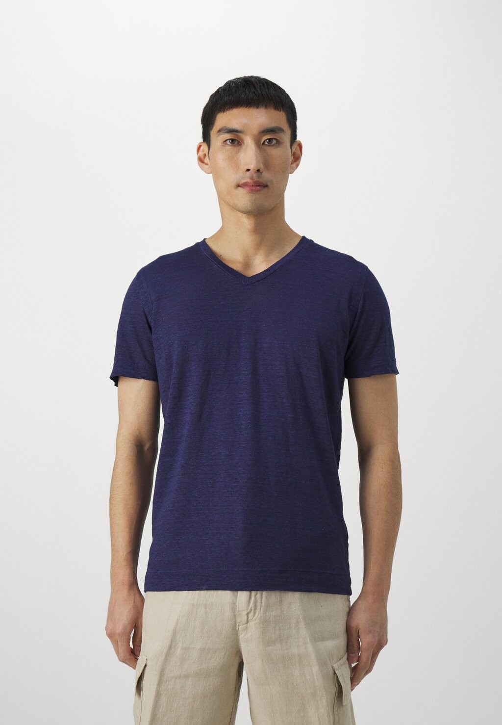 

Футболка с принтом MEN V NECK 120% Lino, цвет ink fade