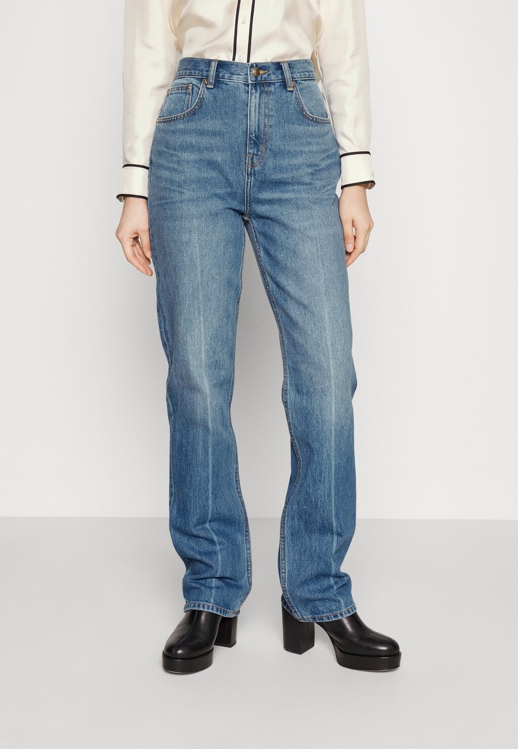 

Джинсы-сигареты Mid Rise Straight Tory Burch, цвет light-blue denim