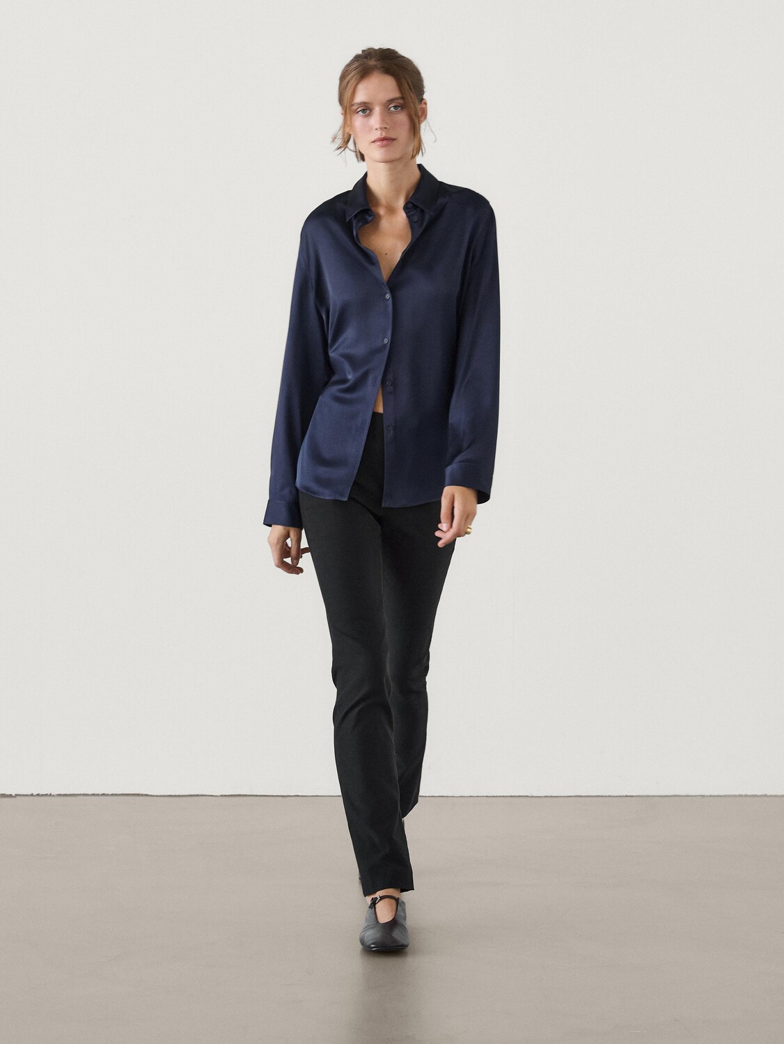 

Атласная рубашка с длинными рукавами и разрезами Massimo Dutti, синий