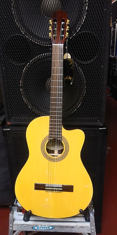 Акустическая гитара Angel Lopez Cereza Series Handmade Solid Spruce Top Acoustic/Electric Classical Guitar- Cordoba Killer!