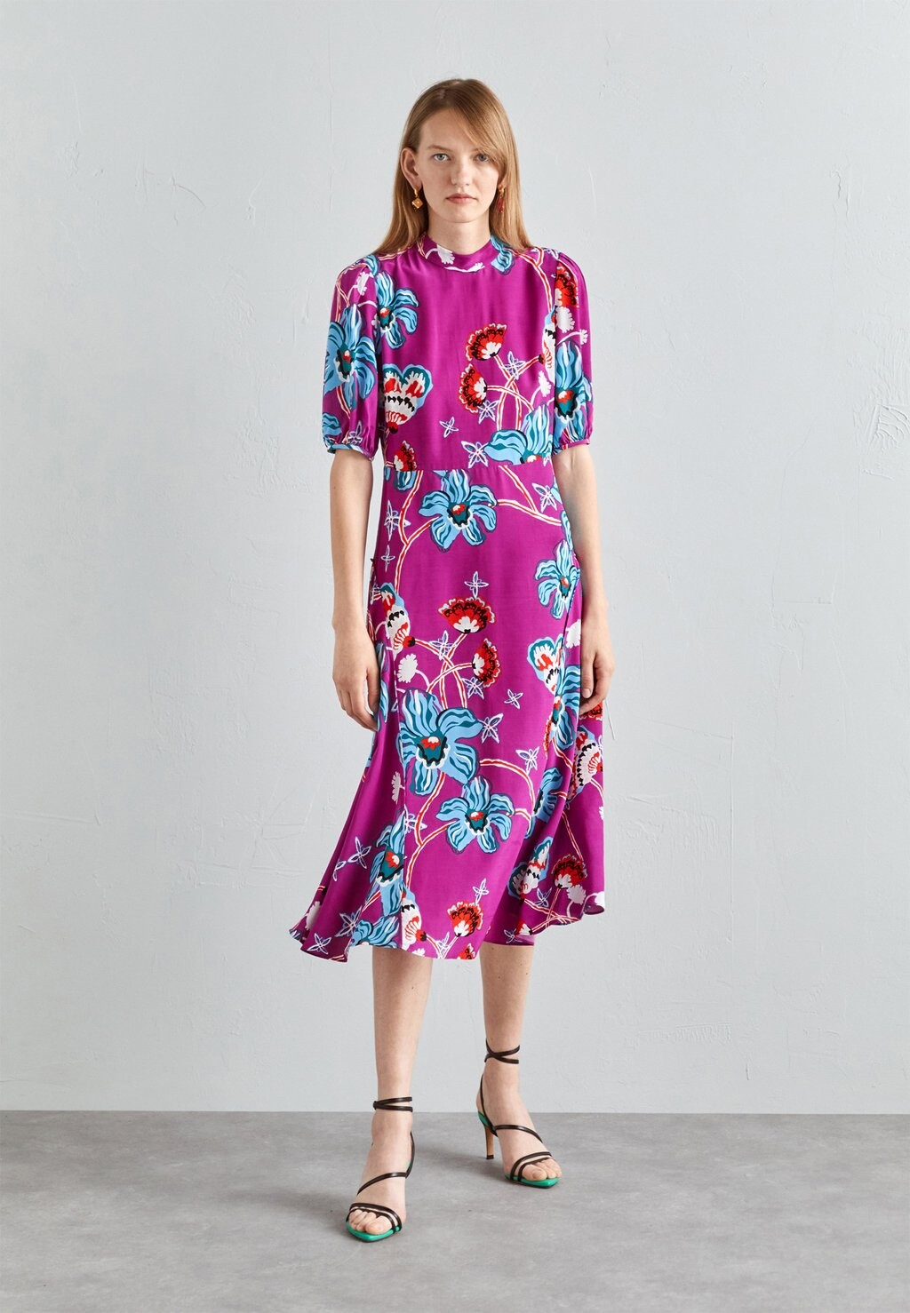

Летнее платье Nella Diane von Furstenberg, цвет tiger shocking beet