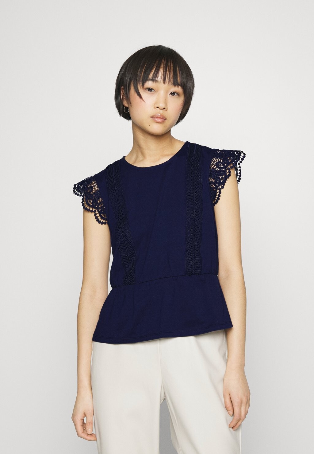 

Блузка Vero Moda, темно-синий