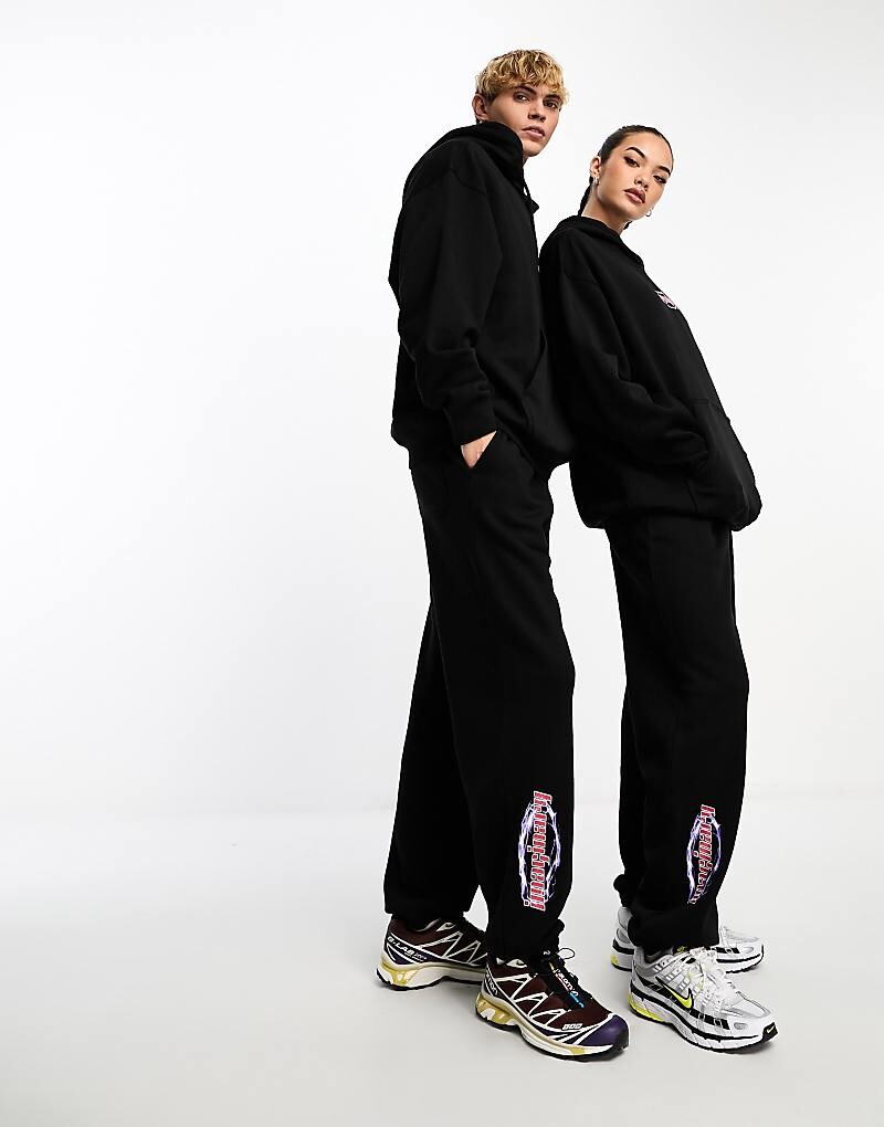 

Weekday – черные джоггеры с рисунком унисекс – только на ASOS