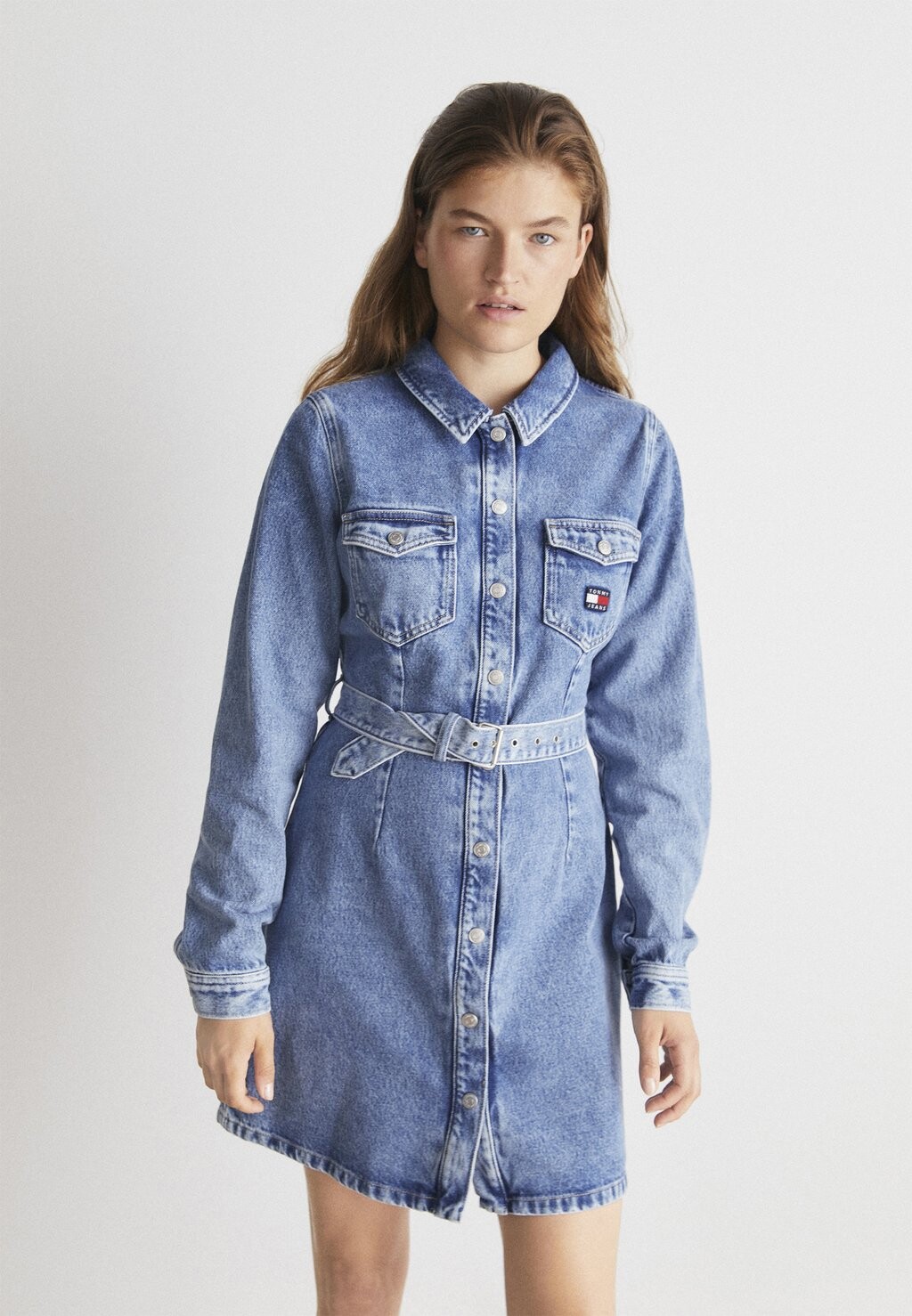 

Джинсовое платье Tommy Jeans, светло-синий