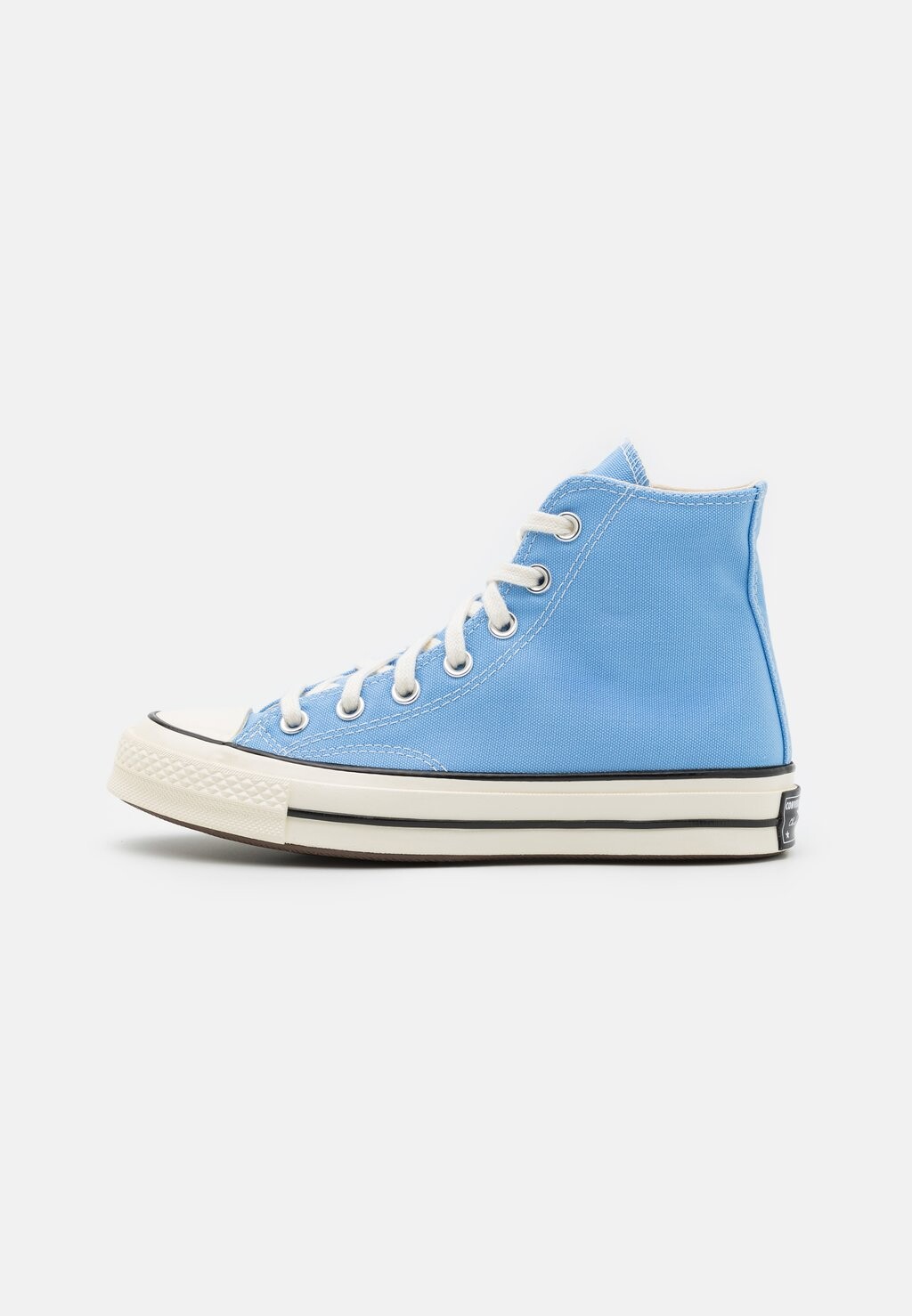 

Высокие кроссовки Converse