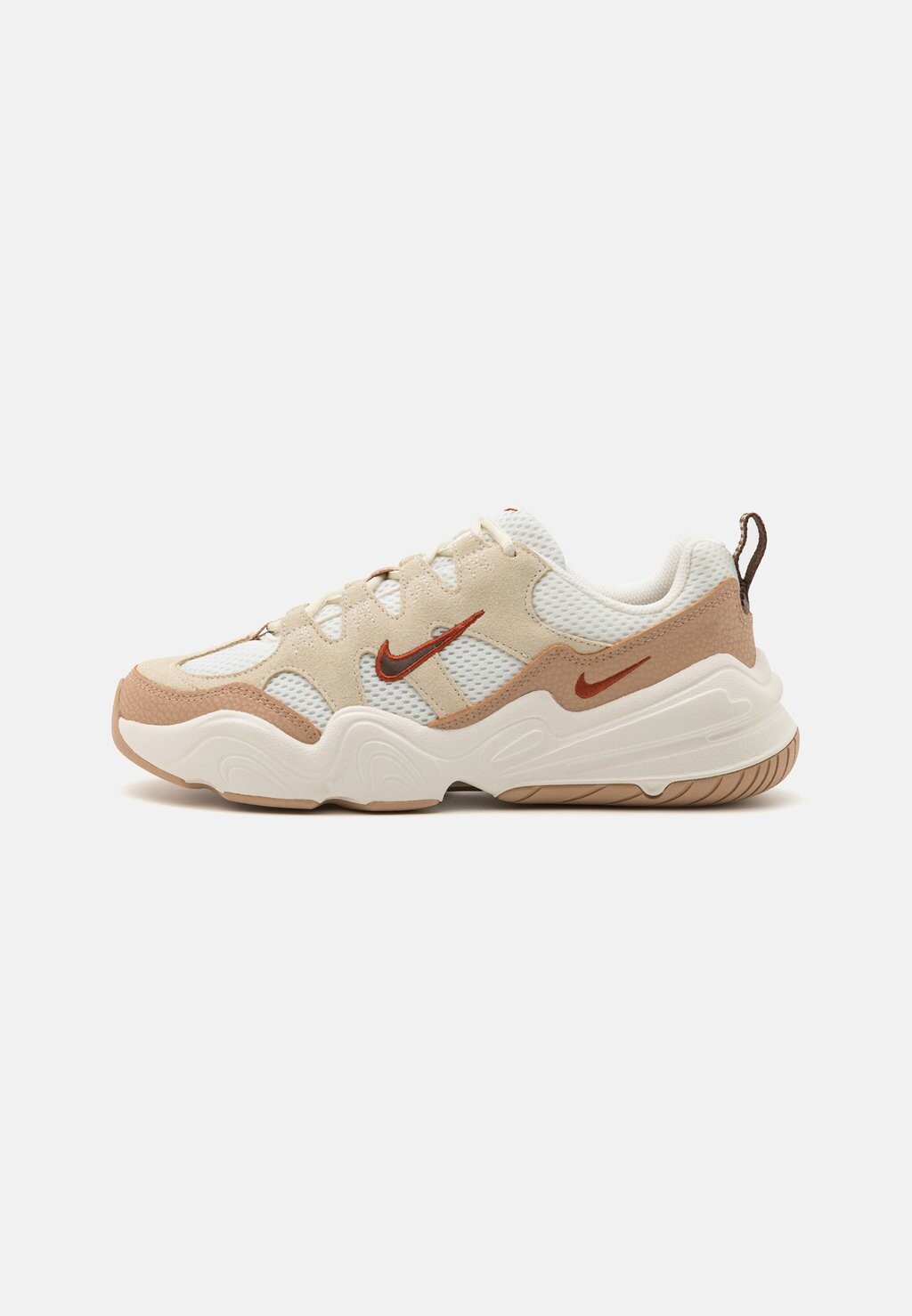 Кроссовки Nike TECH HERA, цвет sail/cacao wow/coconut milk/bronzine