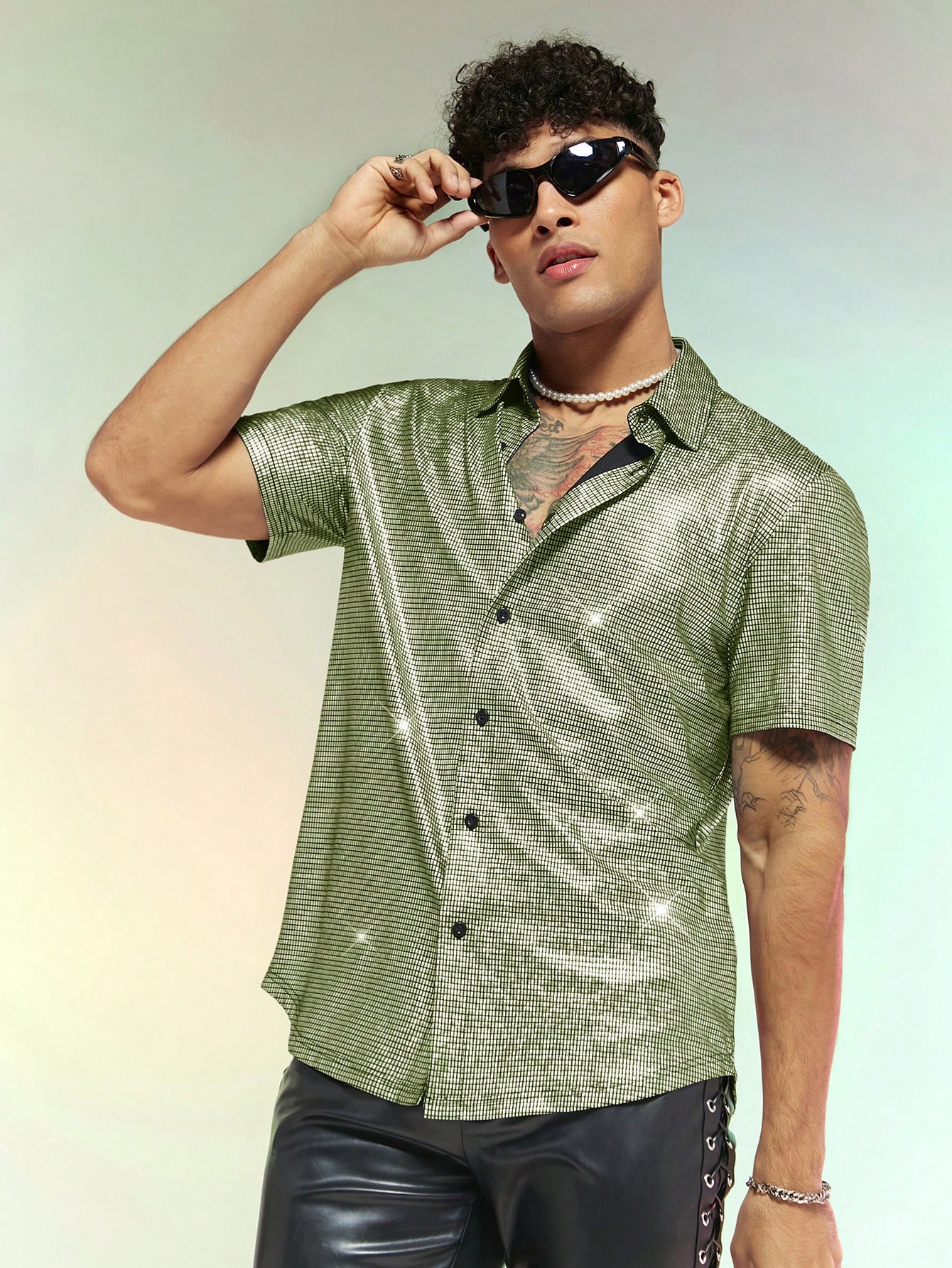 Мужская тканая рубашка с короткими рукавами Manfinity AFTRDRK с металлизированной текстурой, зеленый