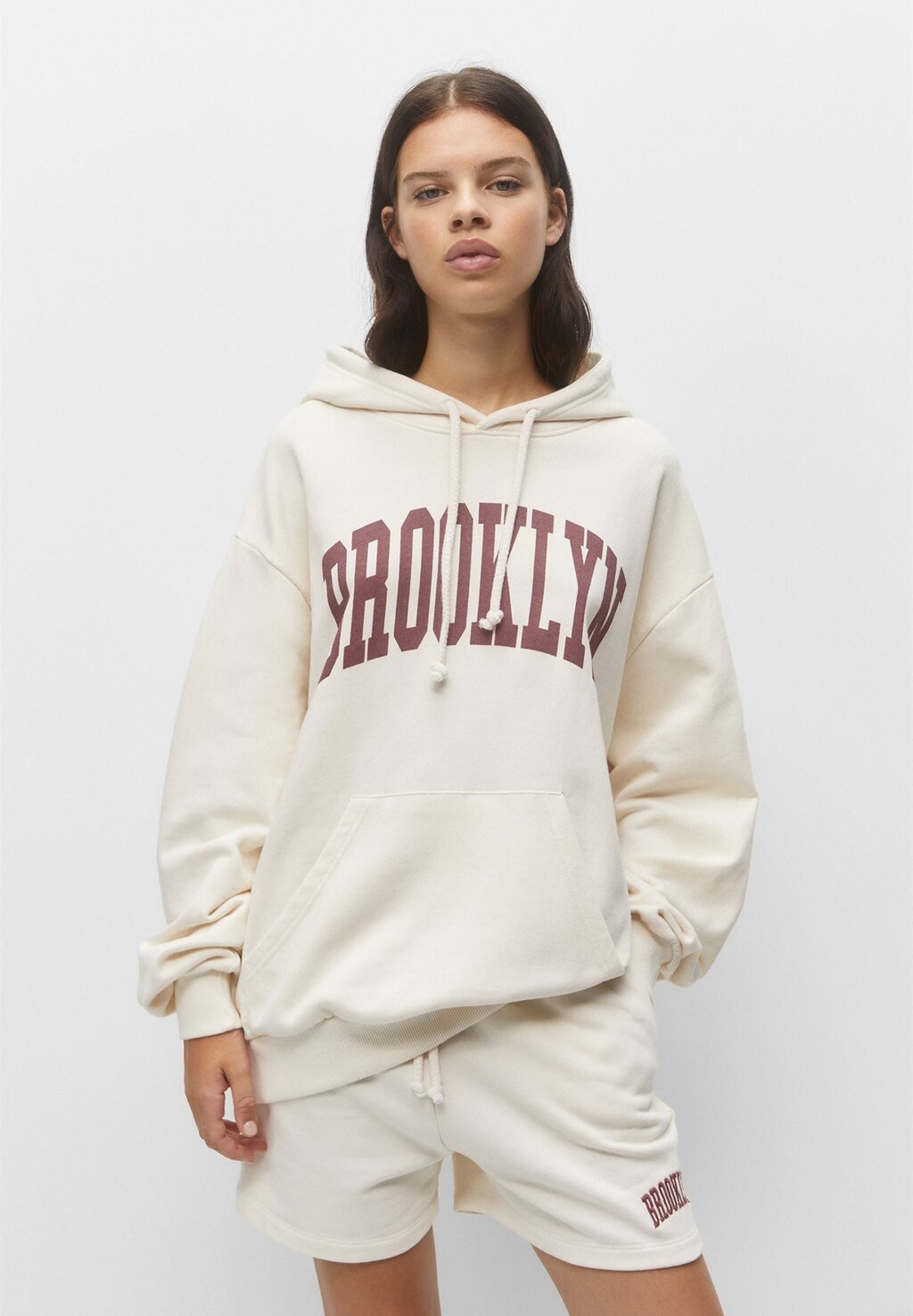 

Худи PULL&BEAR