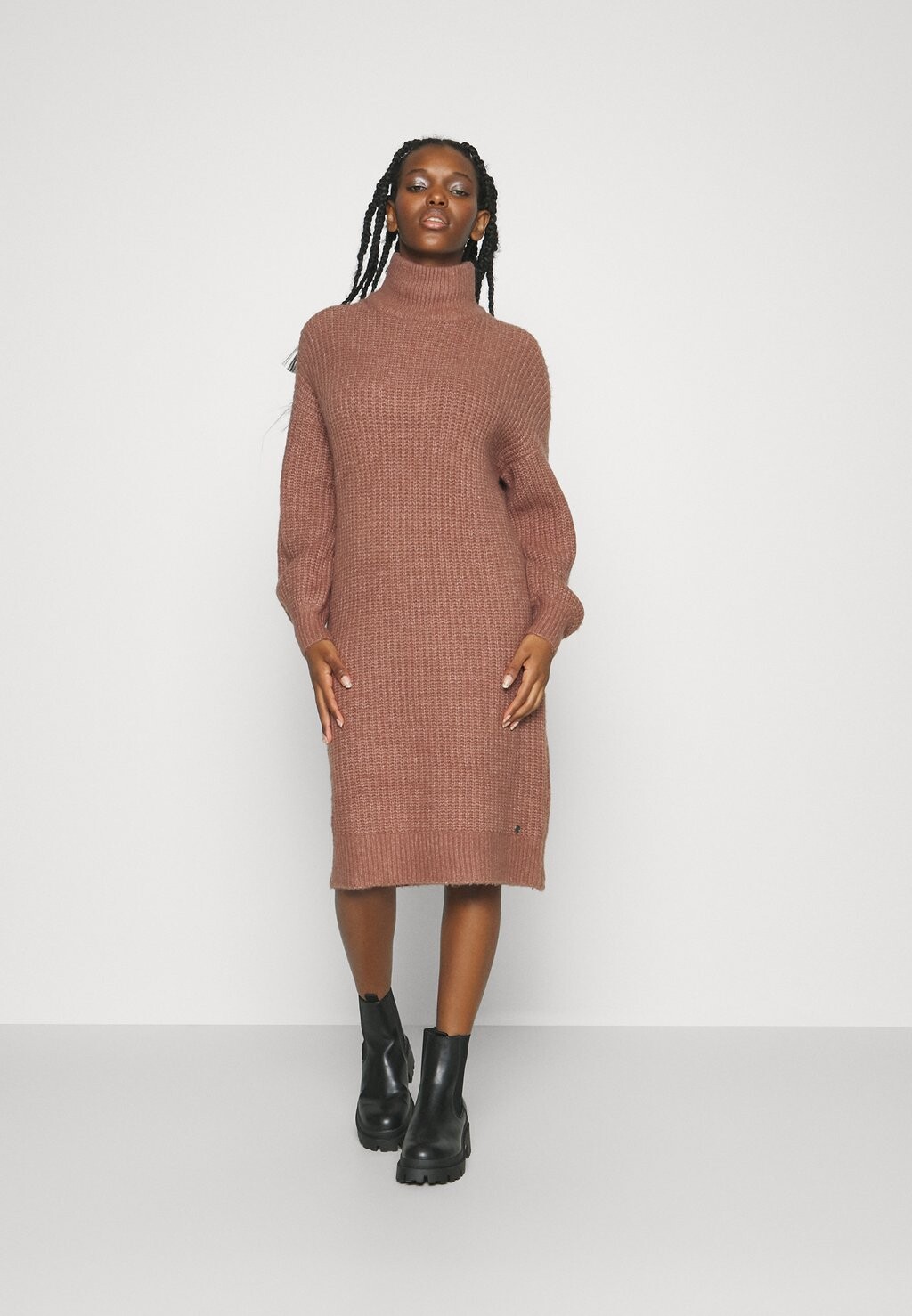 

Платье Point Noisy May Petite ПЛАТЬЕ ROBINA HIGH NECK, цвет cognac