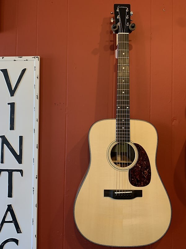 

Акустическая гитара Eastman E3DE New Natural
