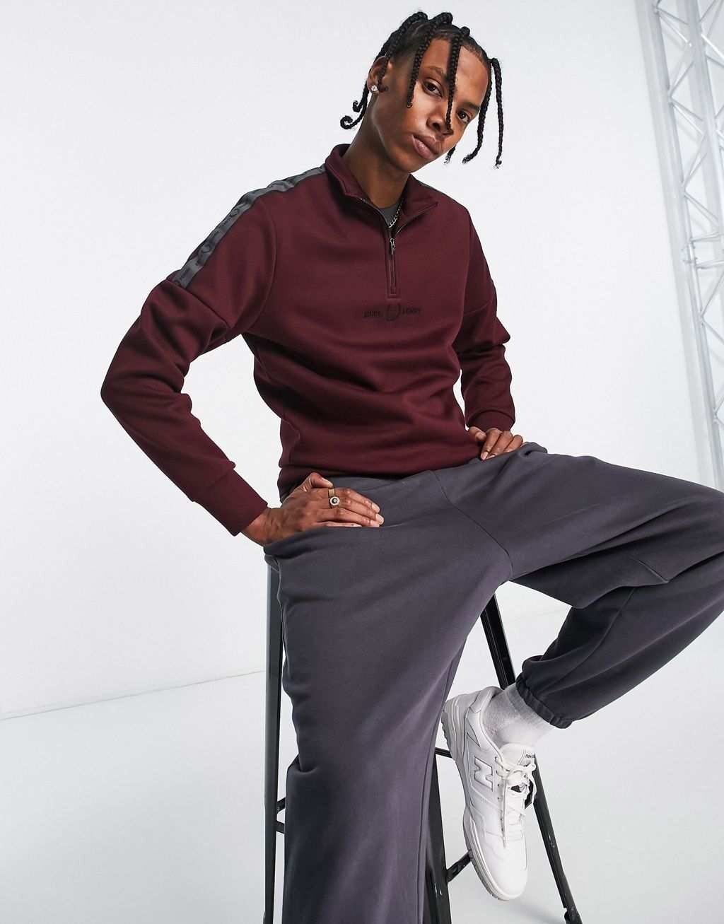 

Красный свитшот с молнией на четверть от Fred Perry