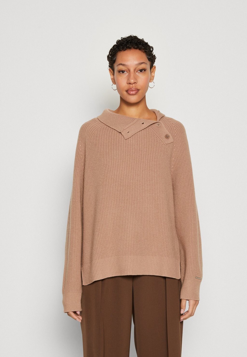 

Джемпер BUTTON MOCK NECK Calvin Klein, лосось