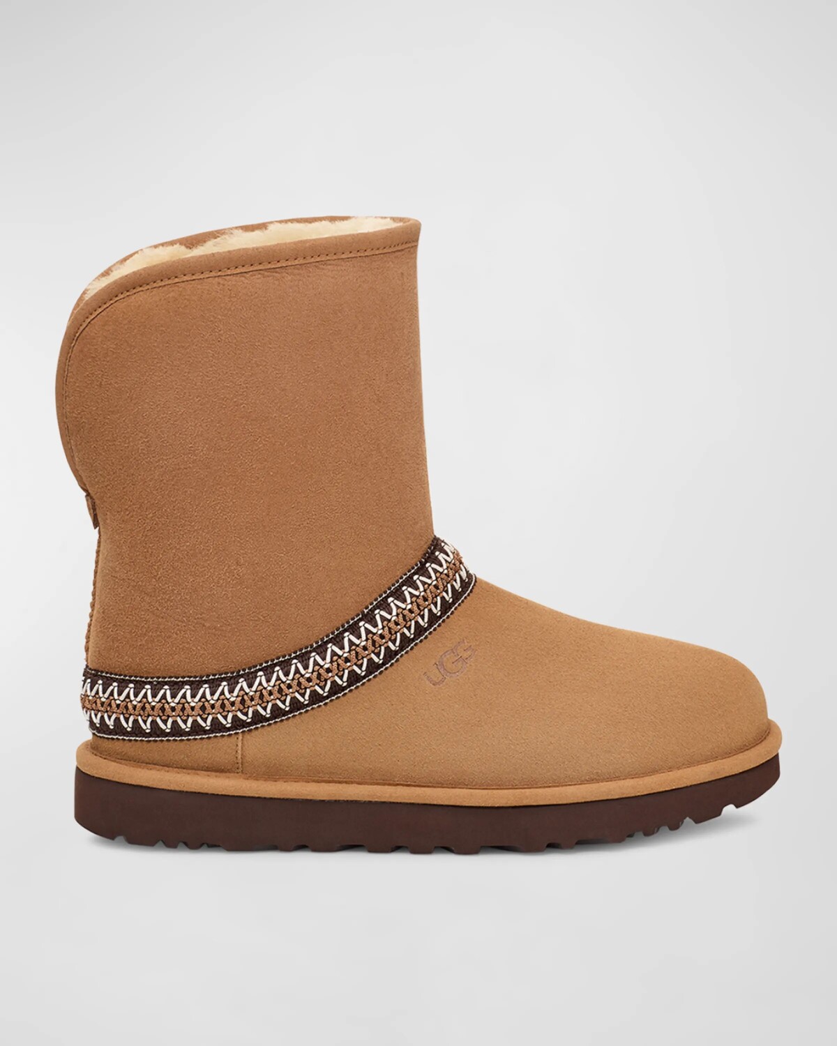 

Короткие классические замшевые ботинки в форме полумесяца Ugg, цвет Chestnut