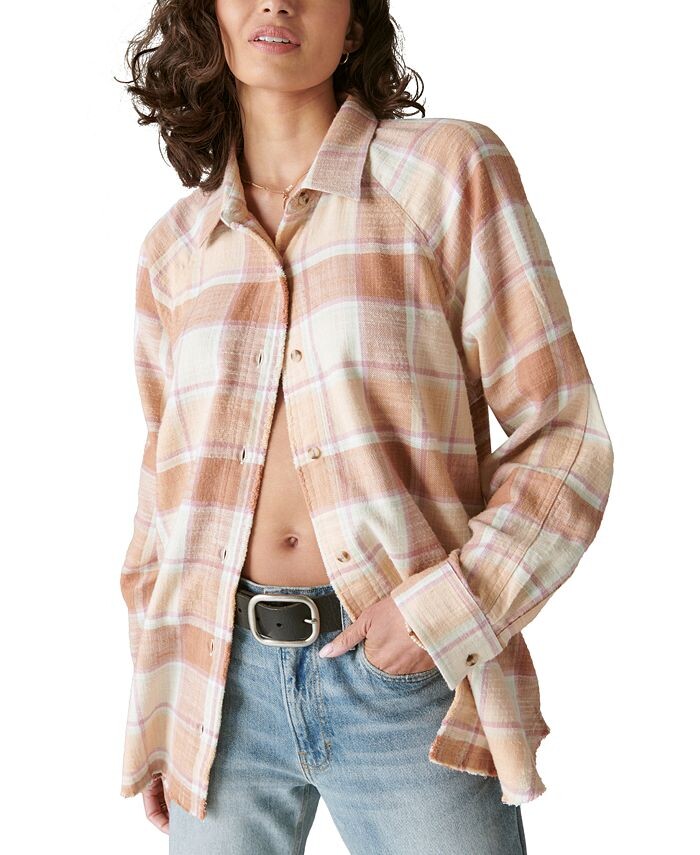 

Женская хлопковая рубашка оверсайз в клетку с потертостями Lucky Brand, тан/бежевый