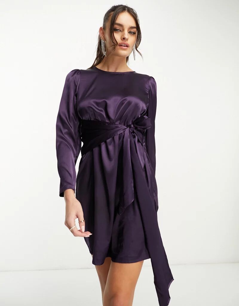 Короткое фиолетовое атласное платье Vila с бантом