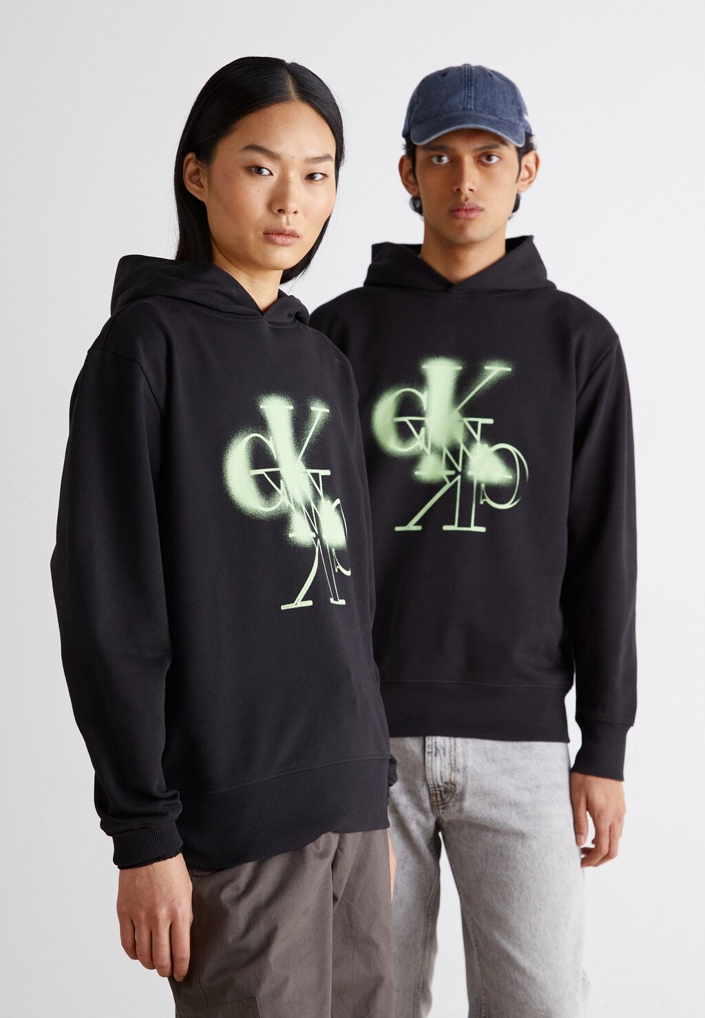 

Толстовка Mirrored Logo Hoodie Unisex Calvin Klein Jeans, черный