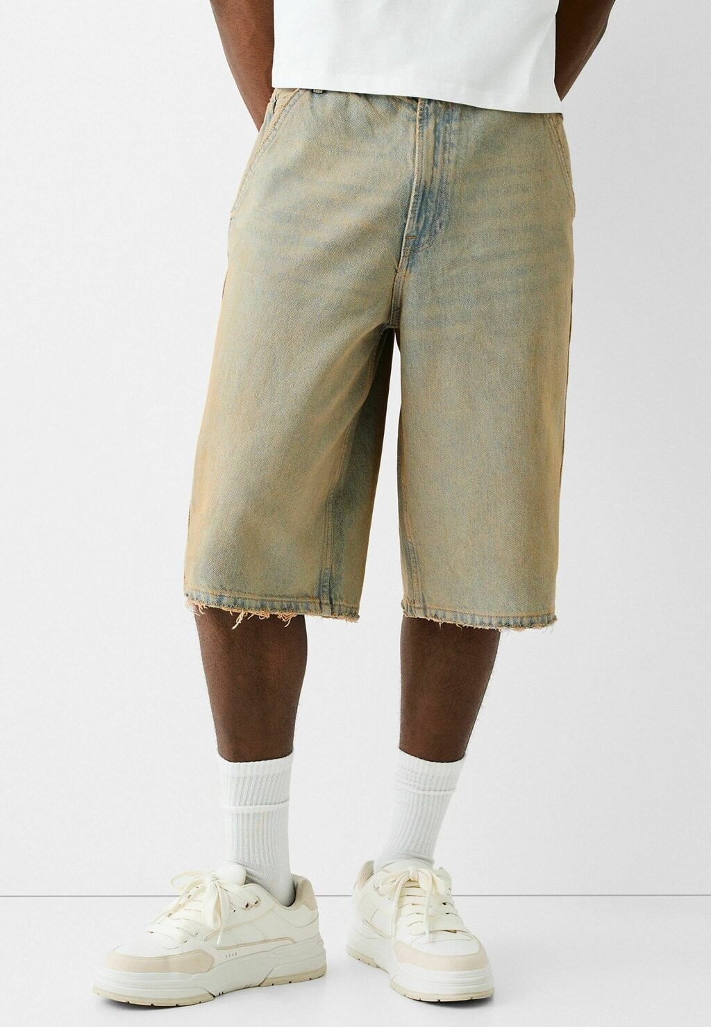 

Джинсовые шорты SKATER Bershka, цвет light blue