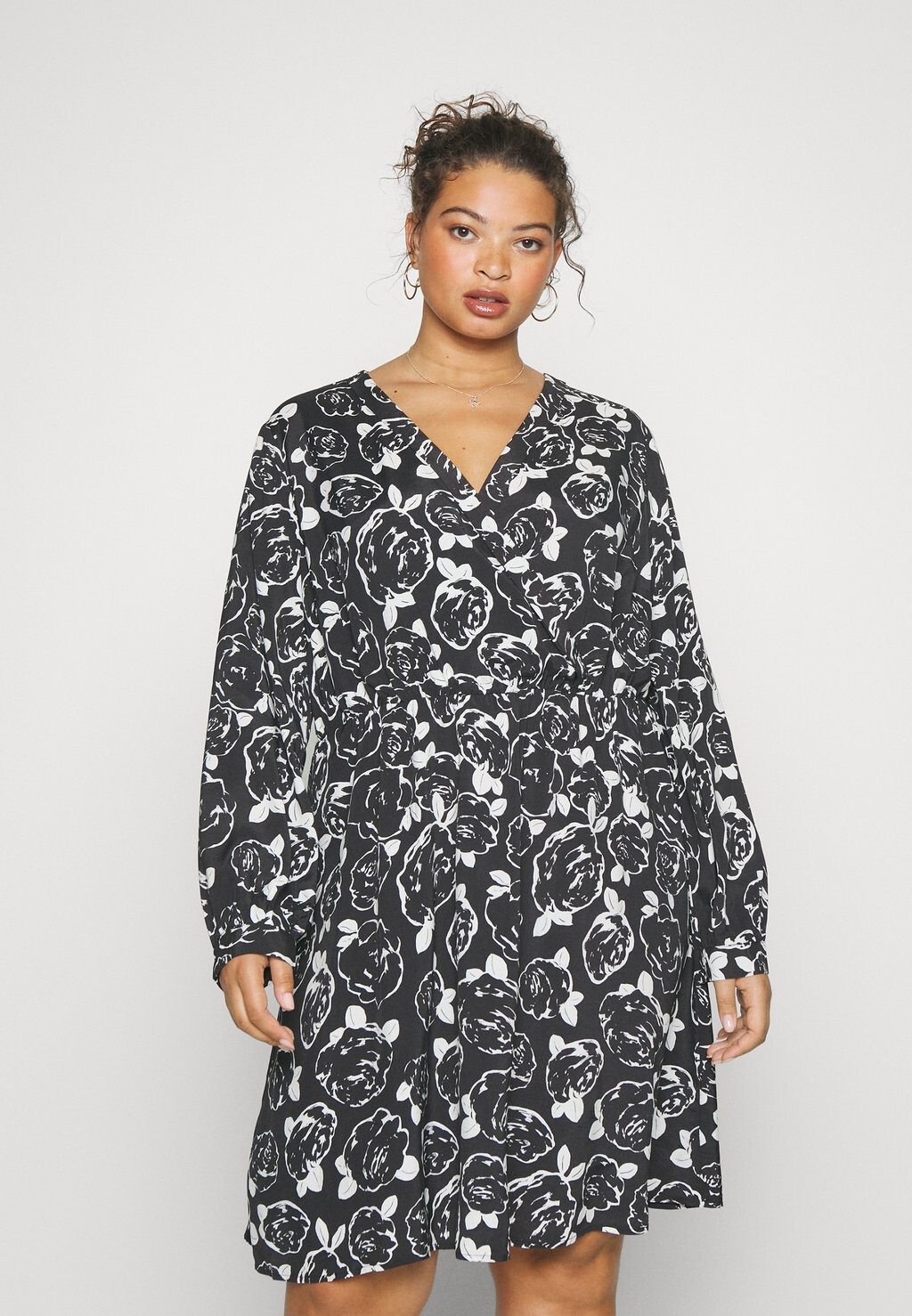 

Повседневное платье Vero Moda, черный