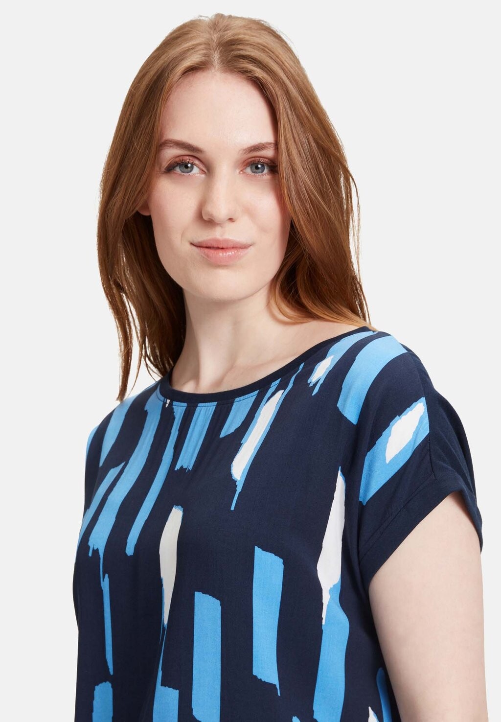 

Принт на футболке CASUAL Betty & Co, синий
