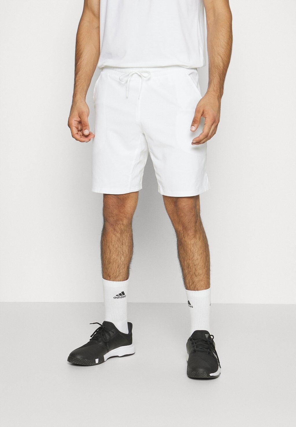 

Спортивные шорты Adidas