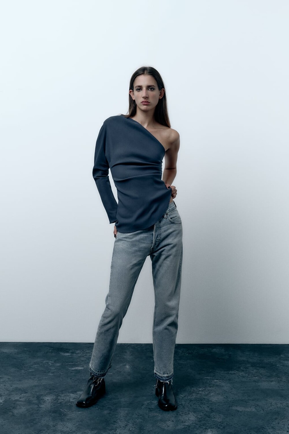 

Асимметричный топ со сборками ZARA, синий