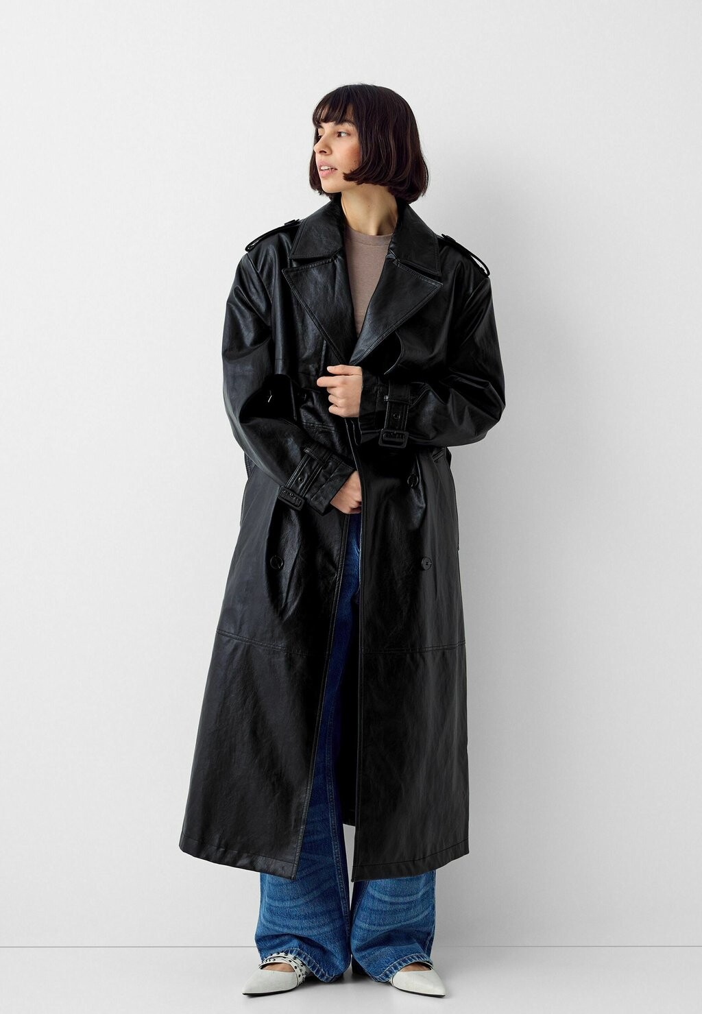 

Дастер Bershka, черный