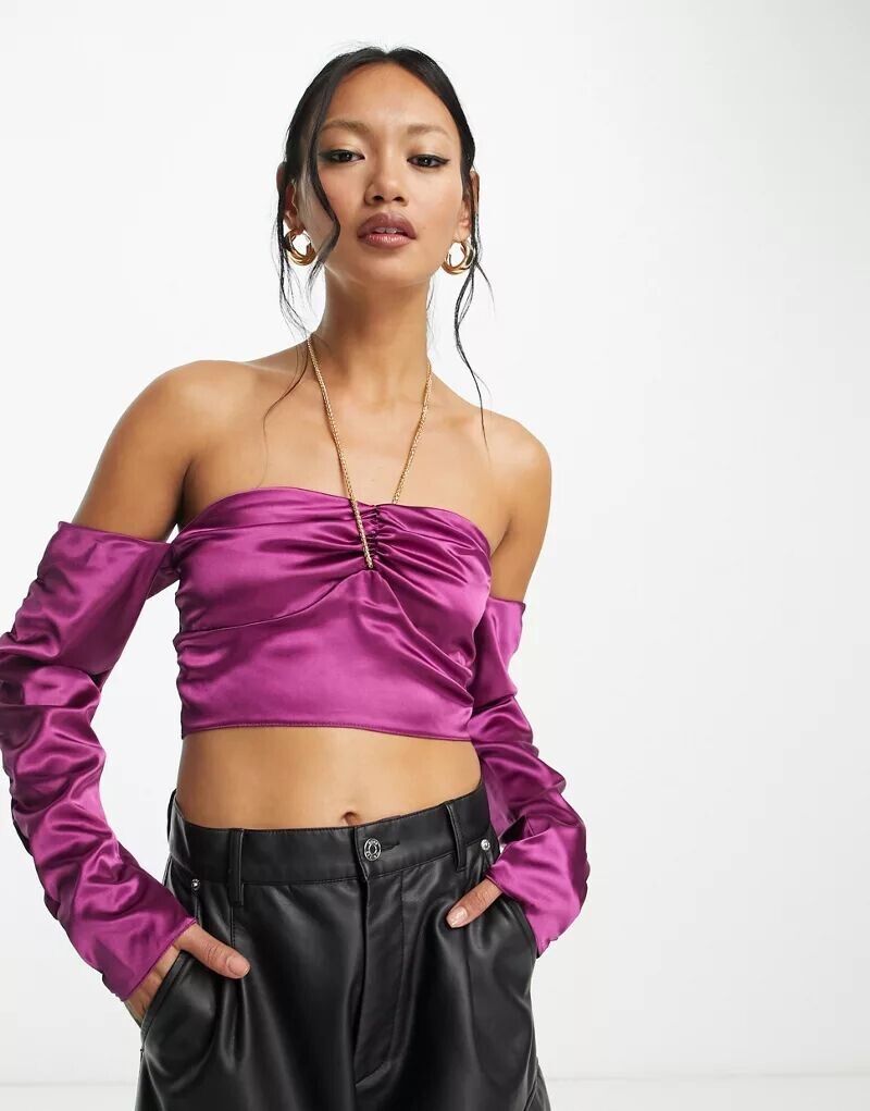 

Укороченный фиолетовый атласный топ с открытыми плечами ASOS с цепочкой