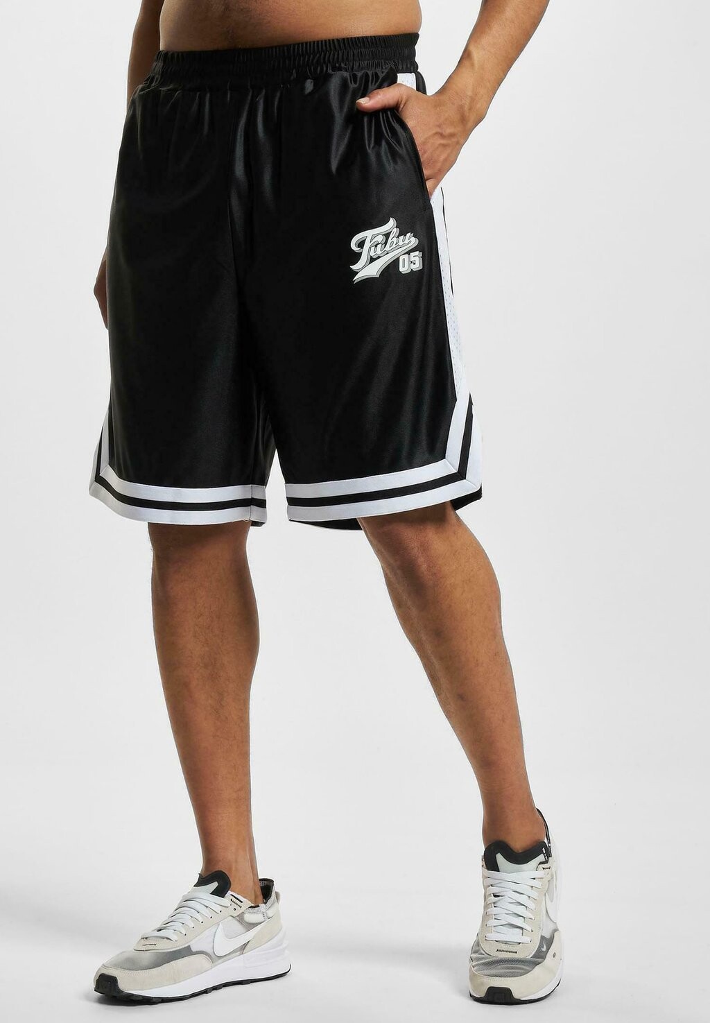 

Шорты Fm232-002-2 Varsity FUBU, цвет black/white