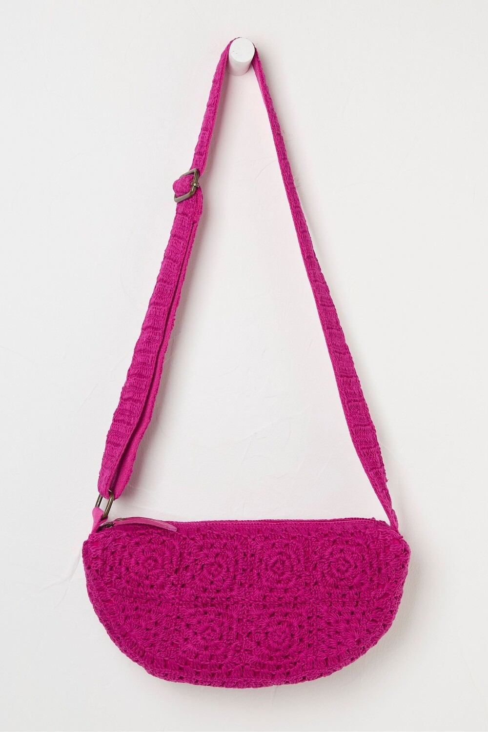 

Сумка-Слинг Fatface Lettie в технике макраме Fat Face, розовый