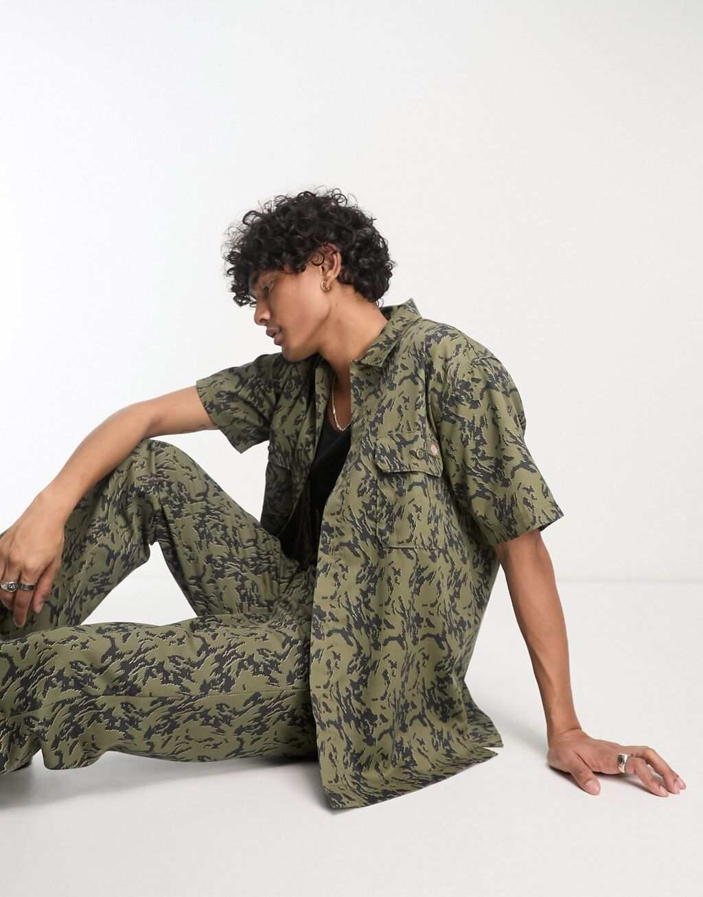 

Рабочая рубашка с короткими рукавами Dickies Drawsey с цифровым камуфляжным принтом