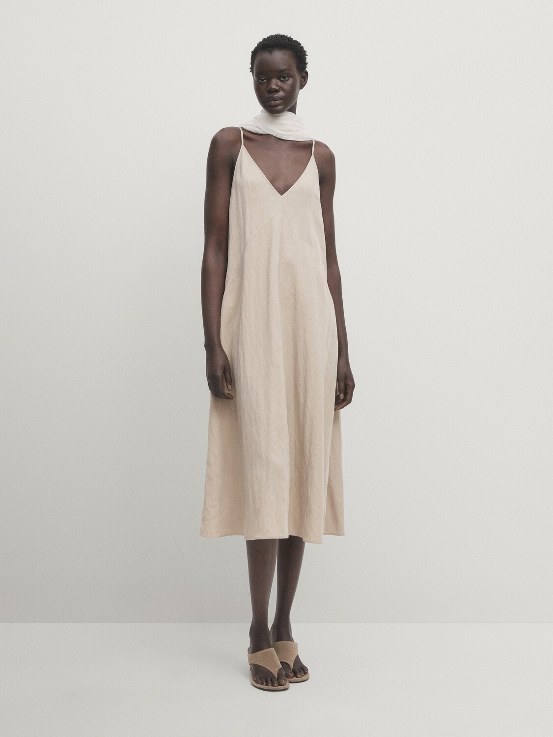 

Платье-майка на бретелях и отстрочкой Massimo Dutti, бежевый