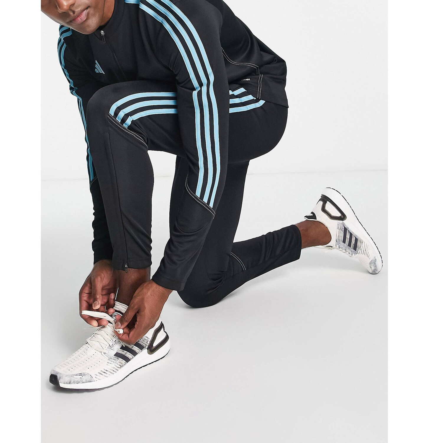 

Черно-синие джоггеры adidas Football Tiro 23 adidas performance