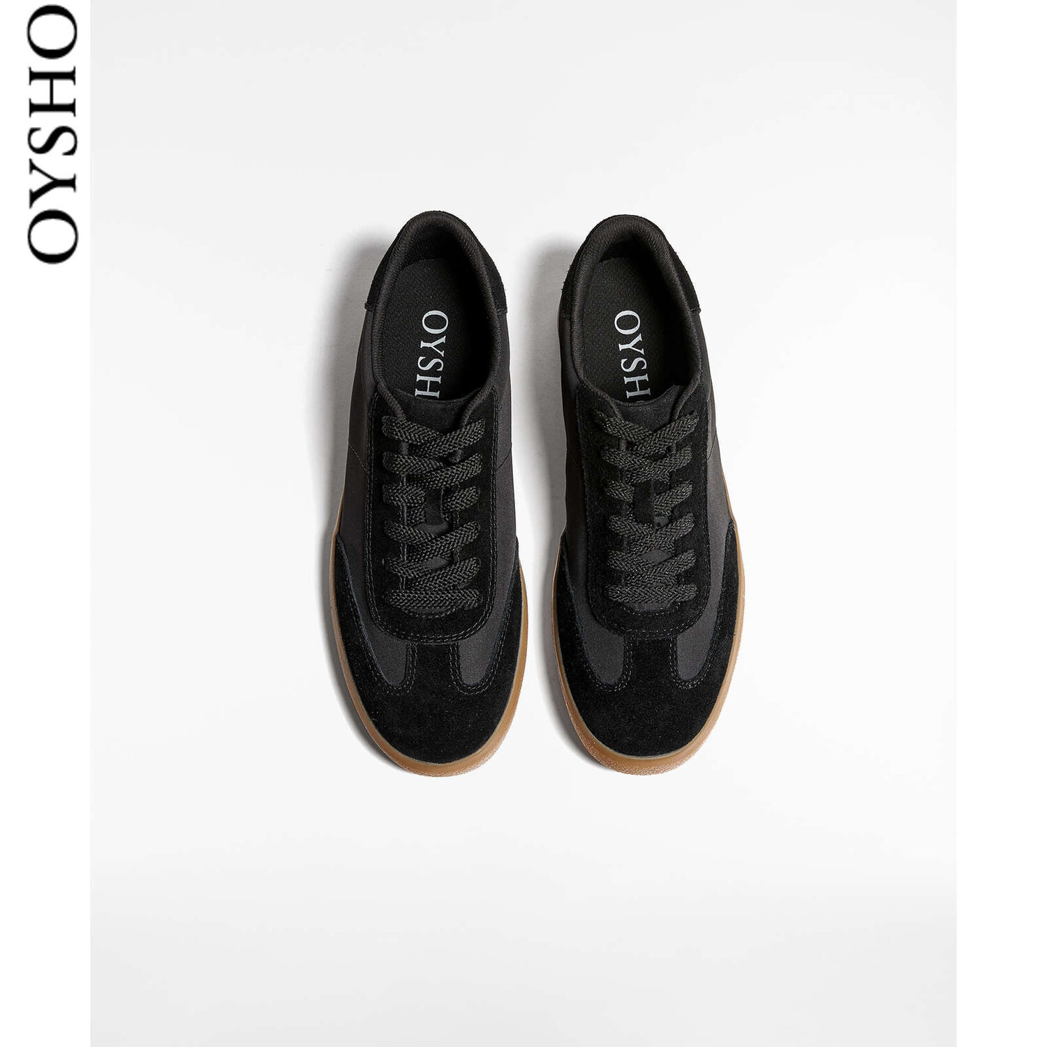 

Кроссовки спортивные женские Oysho на плоской подошве, черный